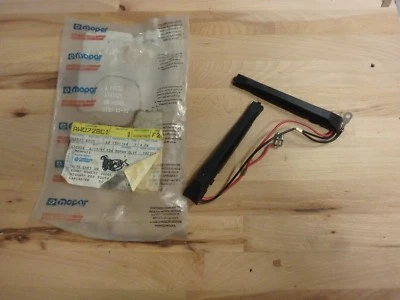 Nuevo interruptor de bocina OEM Mopar 1989-1991 Chrysler LeBaron 3747924  Foto 1 de 3