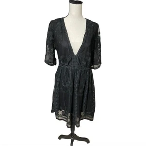 Haute Monde Spitzenkleid Plunge V-Ausschnitt. Reißverschluss hinten Größe L. Schwarz. - Bild 1 von 11