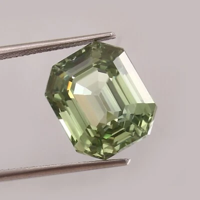 Natural Ceylon Soft Green Parti Sapphire Loose Radiant Cut Gemstone  14.80 Ct - Image 1 of 4
