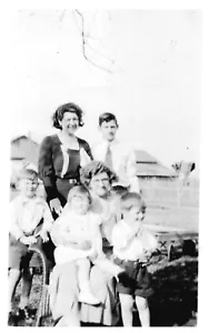 Großmutter & Familie, Fullerton, PA, 1930er Jahre. Vintage 4,3" x 2,7" Foto * 11 - Bild 1 von 2