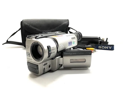 SONY CCD-TRV65E Hi8 Tape Digital Video Camera HANDYCAM Complete Working Set - Image 1 of 4