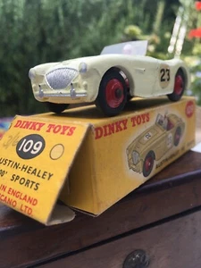 DINKY SPIELZEUG. Austin Healey 100 Sports (WIEDER REDUZIERT) - Bild 1 von 12