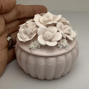 Caja baratija flor verithin blanca porcelana años 50 Lenwile China Ardalt JAPÓN de colección - Imagen 1 de 11