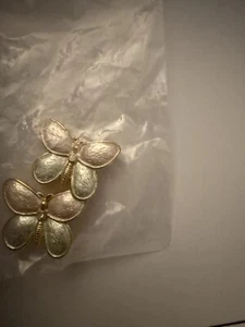 Zwei silberne Schmetterlinge Anstecknadeln - Bild 1 von 1