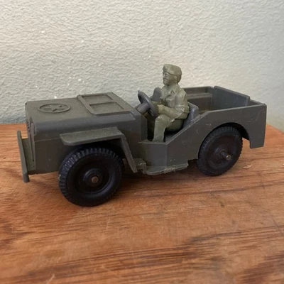 TIM-MEE Toys Army Jeep 5" años 60 con volante giratorio y conductor Foto 1 de 4