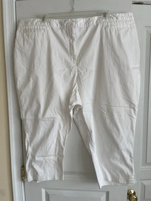Maggie Barnes 30W Capri Pants   White Plus Size Women’s - Image 1 of 4