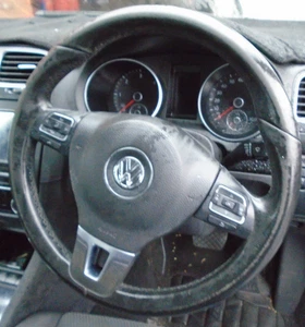 09 VW GOLF MK6 2.0 TDI 5DR STEERING WHEEL WITH SRS & CONTROLS 08-13 BREAKING CAR - Picture 1 of 7
