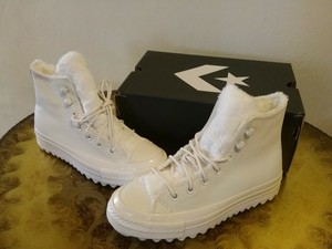 womens white leather chuck taylors