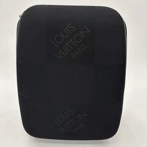 Simple Louis Vuitton Carry Case - Picture 1 of 11