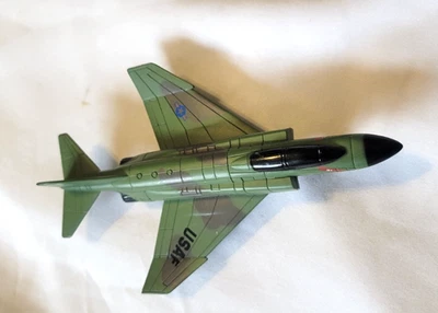 Avión de combate fundido a presión F-4 Phamtom 2 de la Marina de los Estados Unidos Foto 1 de 4