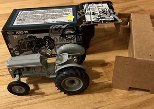 1995 Ertl Ford 9N Tractor Farm Toy National Toy Show Limited Edition 1:16 Neu in OVP - Bild 1 von 13