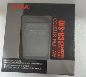 Aiwa CR-S10 Tragbares AM/FM Stereo Radio mit eingebautem Lautsprecher. Unbenutzt, I.O.B - Bild 1 von 7