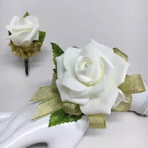 Corsetto da polso e boutonniere avorio rosa su oro metallizzato combo - Foto 1 di 1