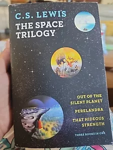2011 The SPACE TRILOGY Paperback Book by C.S. LEWIS rh - Imagen 1 de 3