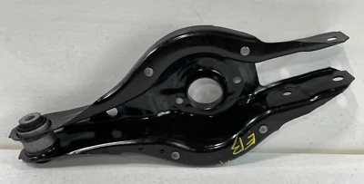 宝马 330i 335i xDrive 330e 后部 LH 或右手低控制臂弹簧鲈鱼 #98466 — 第 1/4 张图片