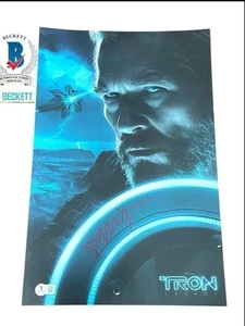 JEFF BRIDGES SIGNED TRON LEGACY 11X17 PHOTO BECKETT BQ98894 - Picture 1 of 3