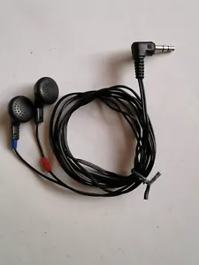 Auriculares estéreo negros con enchufe de 3,5 mm (sin micrófono) longitud de cable de 3 pies - Imagen 1 de 1