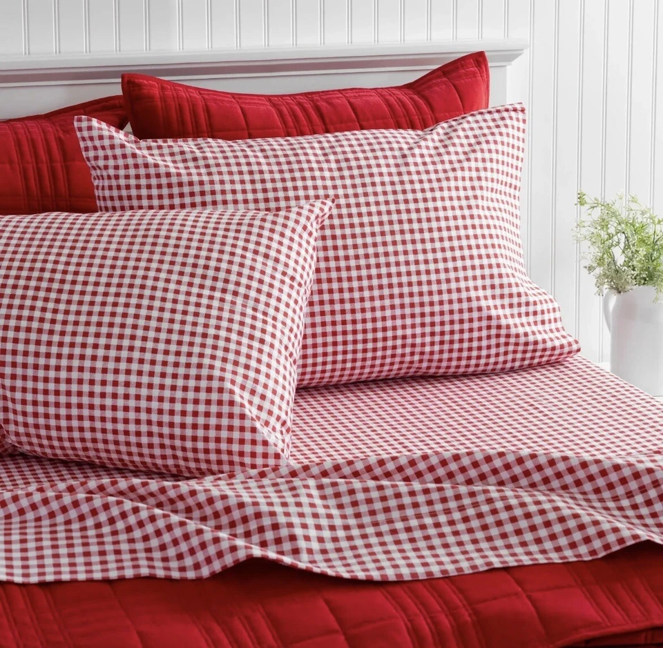 Traditions Collection 4PC Full Sheet Set With Plush Throw Soft Microfiber Red