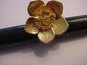 ITALIAN RING-SIGNED ITALY &  BELLEZZA-GOLD TONE FLOWER RING -SIZE 10