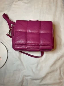 BORSA IN PELLE "TRECCIA" - POCHETTE PELLE INTRECCIATA FUCSIA Made In Italy - Picture 1 of 15