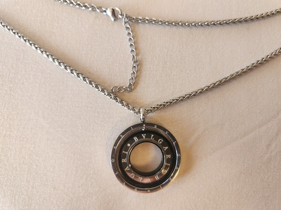 Colgante y cadena círculo diamante redondo oro blanco Bvlgari Bulgari Foto 1 de 4