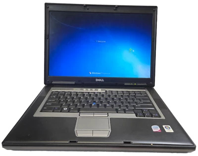 Portátil DELL LATITUDE D810 PP15L Pentium M, 1 73 GHz, 512 MB RAM, 15" DD810-250 Foto 1 de 4