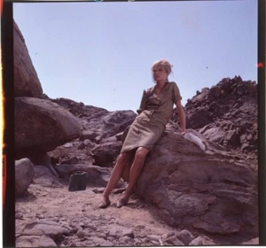 Susannah York Sands of the Kalahari Desert Scene Original 2 1/4 Transparency - Picture 1 of 1