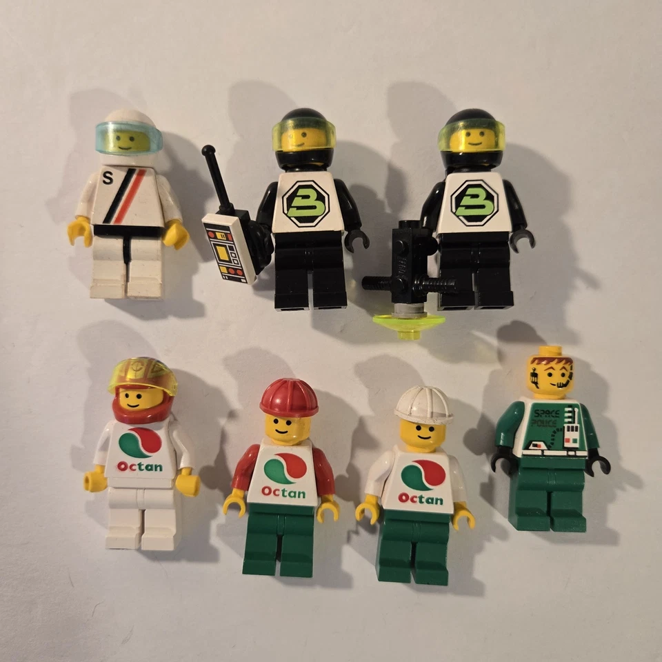 Lote de minifiguras LEGO vintage - Octan, Blacktron, policía espacial Foto 1 de 4