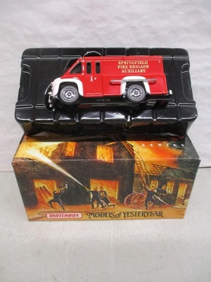 Matchbox Models of Yesteryear Fire Engine Series 1948 Dodge Route Van Fire Fight - Image 1 of 3