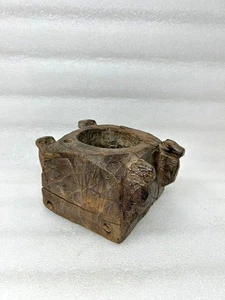 Antiguo salero de mesa de madera tallado a mano 4 figuras de vaca candelabro - Imagen 1 de 3