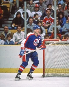 1985 Winnipeg Jets DALE HAWERCHUK Glossy 8x10 Photo Hockey Print HOF 2001 - Picture 1 of 1