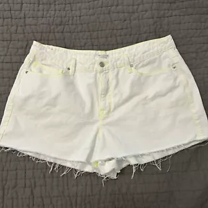 New Good American Denim Shorts Womens 16 White Distressed Cut Off High Waist - Picture 1 of 4