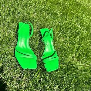 Green Leather Sandals Size 7.5 M,   inch High Heels - Picture 1 of 7
