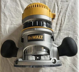 DEWALT DW616 router a base fissa con cavo NUOVO DI ZECCA in scatola aperta - Foto 1 di 7