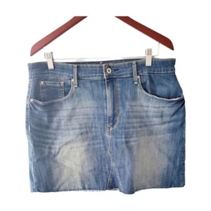 Signature Levi's Denim Short High Rise Skirt 5 Pocket Size 12 - Picture 1 of 7