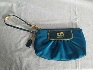 Bolso de mano Coach azul y dorado satén y cuero Amanda #42032 - Imagen 1 de 4