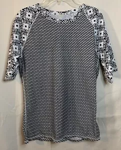 Boy's Old Navy Size L - Black & White Short Sleeve Swim Top Shirt - CP - Picture 1 of 4