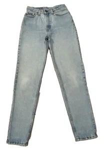 VTG Levi's 17512-0291 Women's Jeans 8 Light Blue Denim Distressed Made In USA - Picture 1 of 8