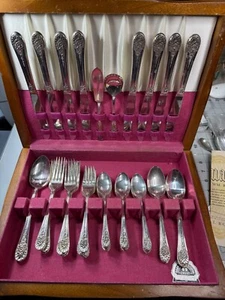WM Rogers Mfg Co 52-teiliges Besteckset AA IS Versilbert mit Zertifikat ORGNL Etui - Bild 1 von 16