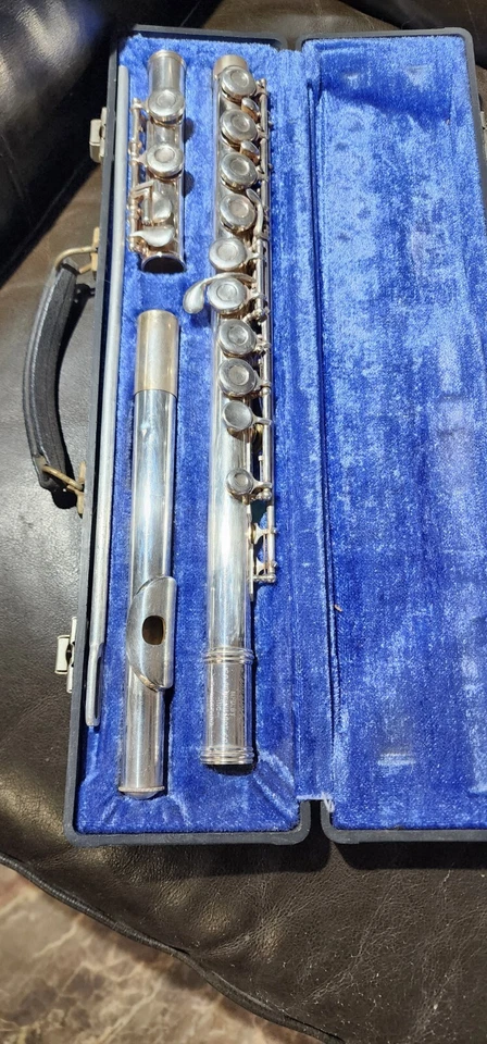 Flauta de plata de ley Communhardt M2S con estuche y palo de hisopo Foto 1 de 4