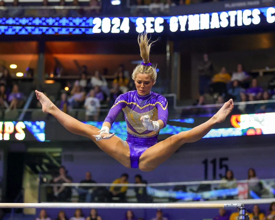 8x10 Photo OLIVIA “LIVVY” DUNNE Gymnastics LSU Tigers NCAA Sexy Model Swimsuit - Image 1 of 1