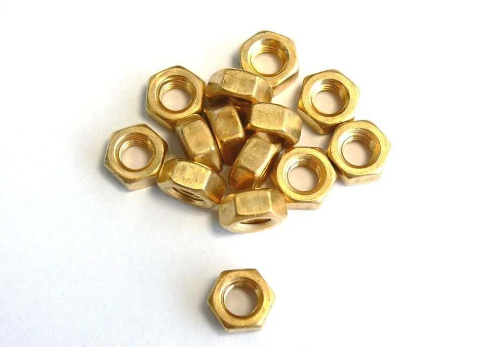 Sechskantmuttern M2 - M8 , auch M3,5 und M7 Messing , DIN 934 , Muttern - Bild 1 von 1