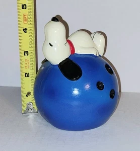 Snoopy on Bowling Ball bank Peanuts Snoopy - Picture 1 of 7