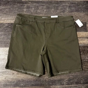 Westbound Women's Olive Green High Rise Relaxed Fit Bermuda Short Size 24W NWT - Picture 1 of 4