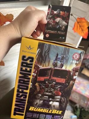 Hasbro Transformers Optimus Prime 1:16 Action Figure - F7124 - Image 1 of 4