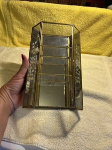 Vintage geätztes Glas Schmuckkästchen Kuriositätenschrank verspiegelte Rückseite mit Messing 9,5" hoch - Bild 1 von 9