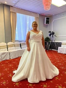 wedding dress size 20 used - Picture 1 of 7