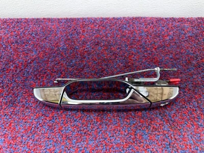 CADILLAC ESCALADE ESV 6.2L 07-14 OEM FRONT LEFT DRIVER SIDE EXTERIOR DOOR HANDLE - Image 1 of 4