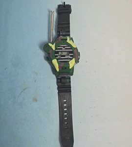 Camo Wrist Watch Walkie Talkie Has A Flashlight, Antenna,  Tested missing lid - Picture 1 of 6