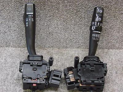 Juego de columnas de interruptor de combinación de dirección Toyota Noah Voxy AZR60 2001 2007 JDM OEM Foto 1 de 4